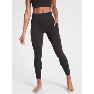 Athleta Salutation Stash Pocket II 7/8 Tight